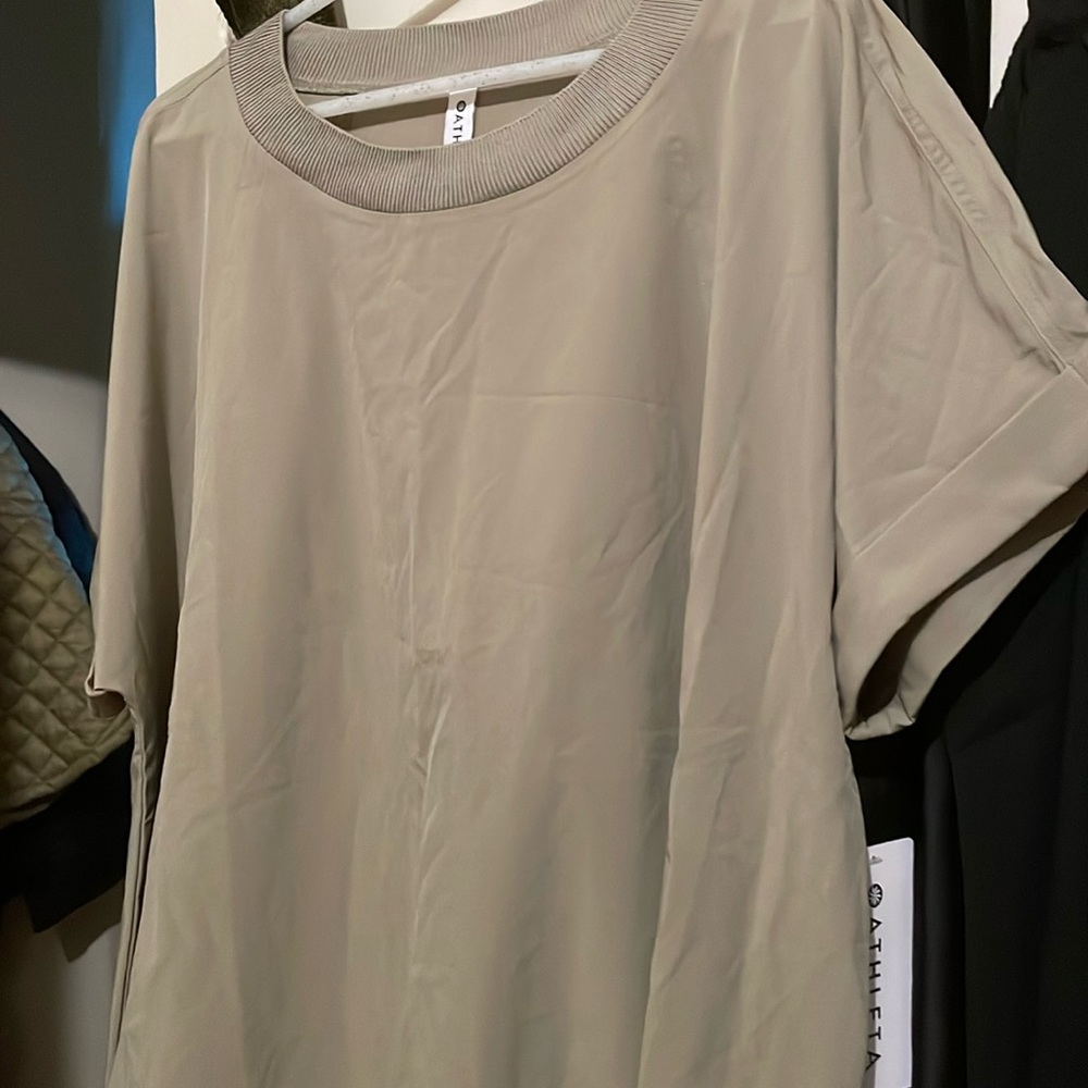 Athleta  tee shirt